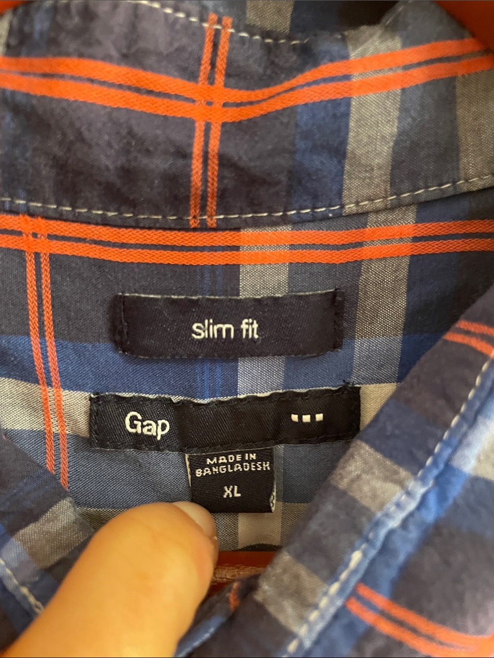 Gap Men’s slim-fit blue and orange plaid long-sleeve button-down shirt - Picture 3 of 6
